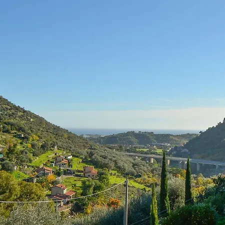 Casa Vacanze Collina Degli Ulivi Feriehus Castellaro (Liguria)